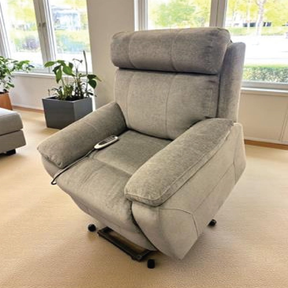 Jason Lift Chair